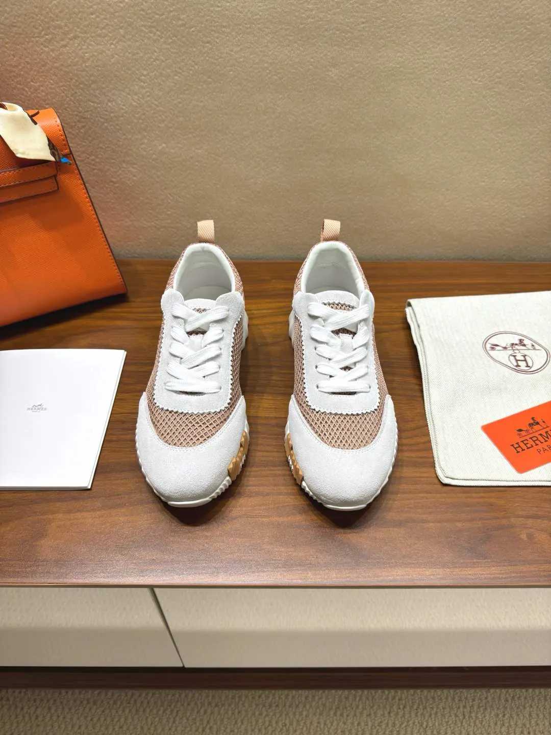 💕💕Factory direct selling price p640💕💕 Men ➕20💰Hermes 🐎24 new sports shoes 🆕 H family 2024giga new sports shoes **3cm, a real artifact, original molded outsole, very stylish and light, perfect foot feel💯 size: 34-46 (customized at 34.45.46)